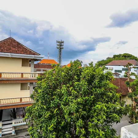 Super Oyo 1654 Maha Bharata Kuta Inn