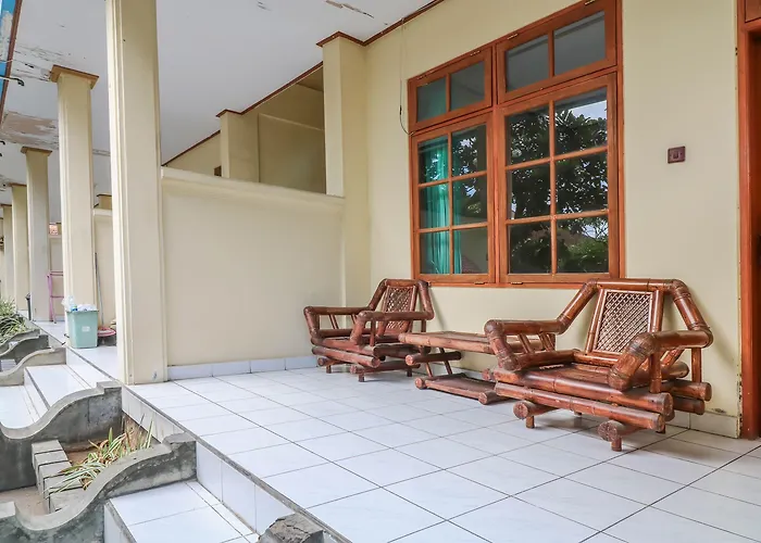Super Oyo 1654 Maha Bharata Kuta Legian (Bali)