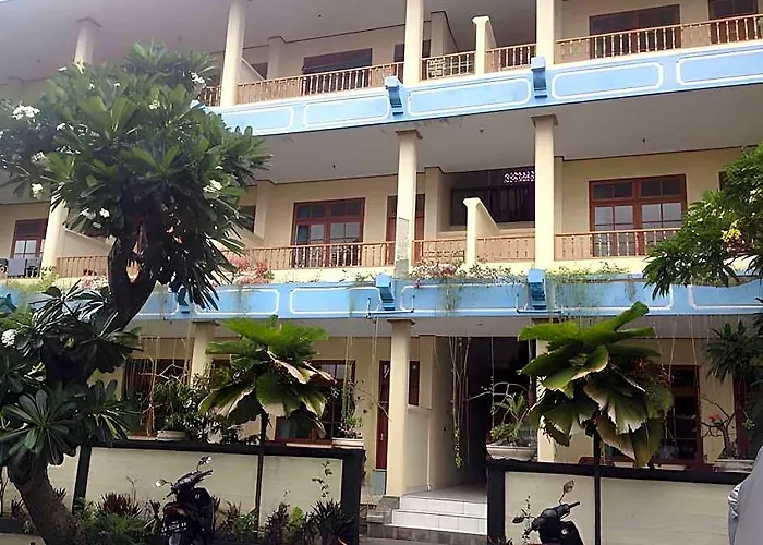 Super Oyo 1654 Maha Bharata Kuta Hotel 2*