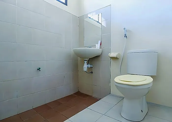 Hotel Super Oyo 1654 Maha Bharata Kuta 2*