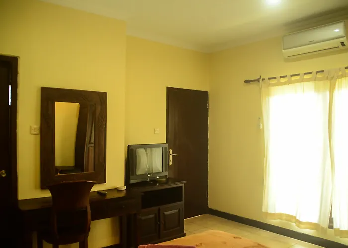 Super Oyo 1654 Maha Bharata Kuta Hotel