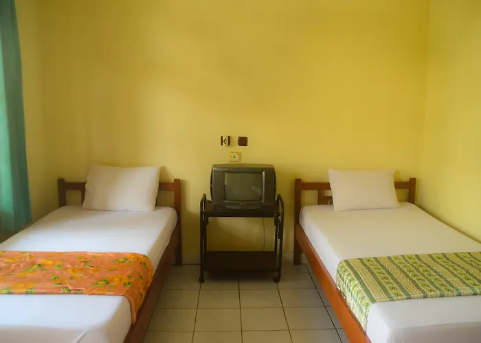 Hotel Super Oyo 1654 Maha Bharata Kuta 2*