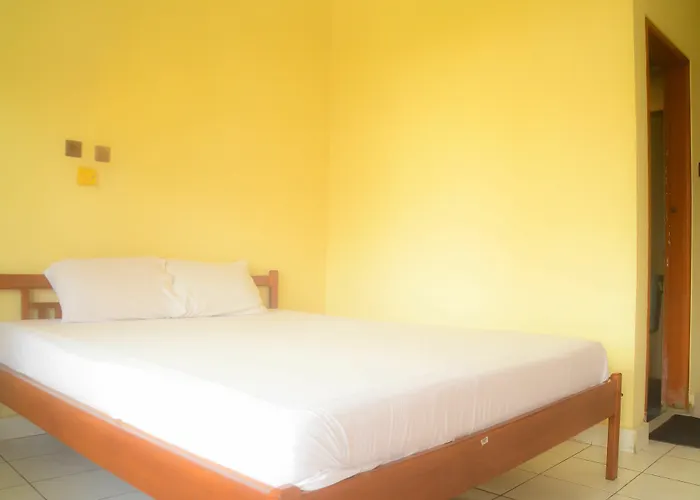 Super Oyo 1654 Maha Bharata Kuta Legian (Bali)
